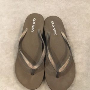 Brown wedge Old Navy thong wedges